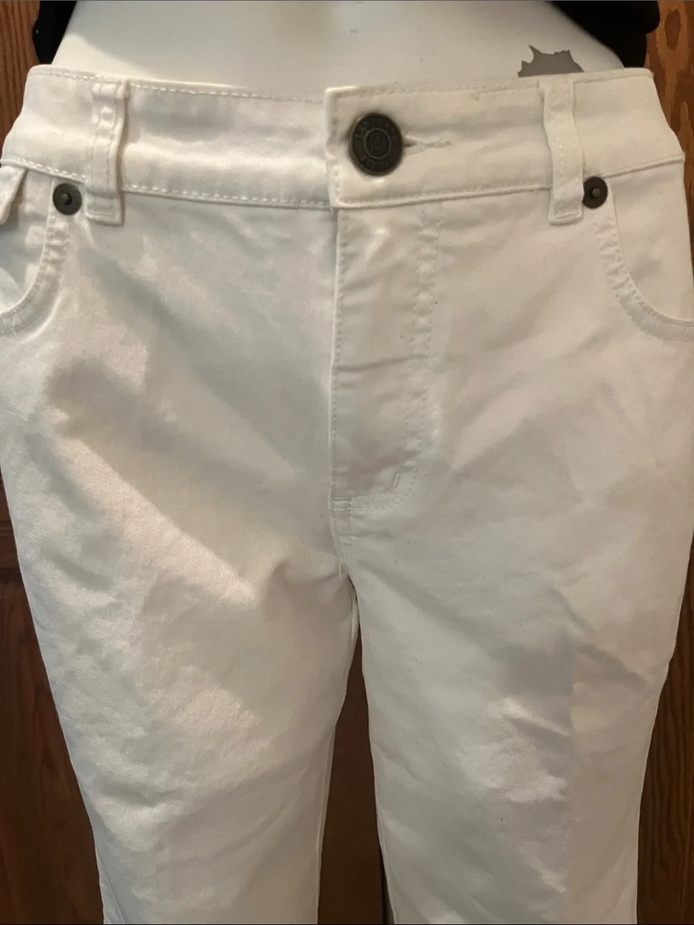 Land’s End white denim cotton Bermuda shorts/capris MP